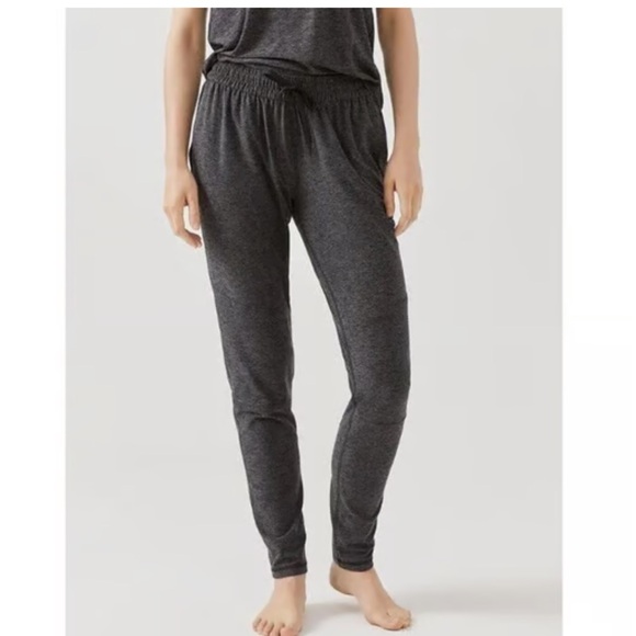 Outdoor Voices CloudKnit Sweatpant in Charcoal Atheisure Lounging za. - Picture 6 of 16